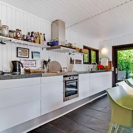 Daire Cozy Summer House 50 Meter From The Beach, 89 M²