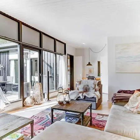 Cozy Summer House 50 Meter From The Beach, 89 M² *