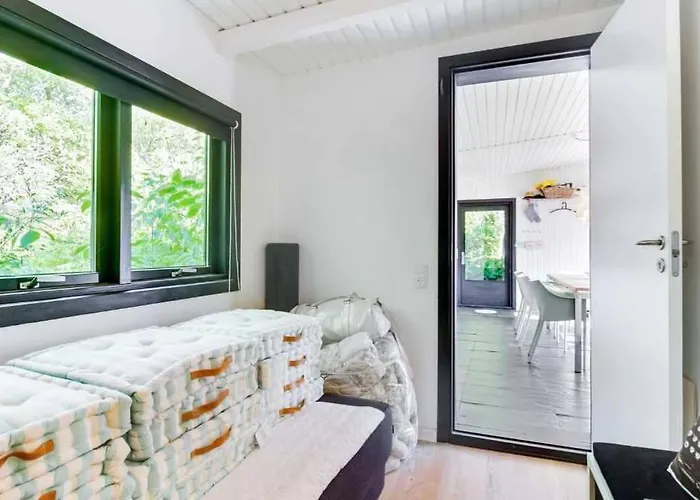 Cozy Summer House 50 Meter From The Beach, 89 M² *