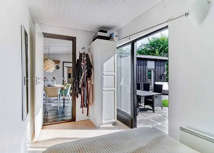 Cozy Summer House 50 Meter From The Beach, 89 M² *