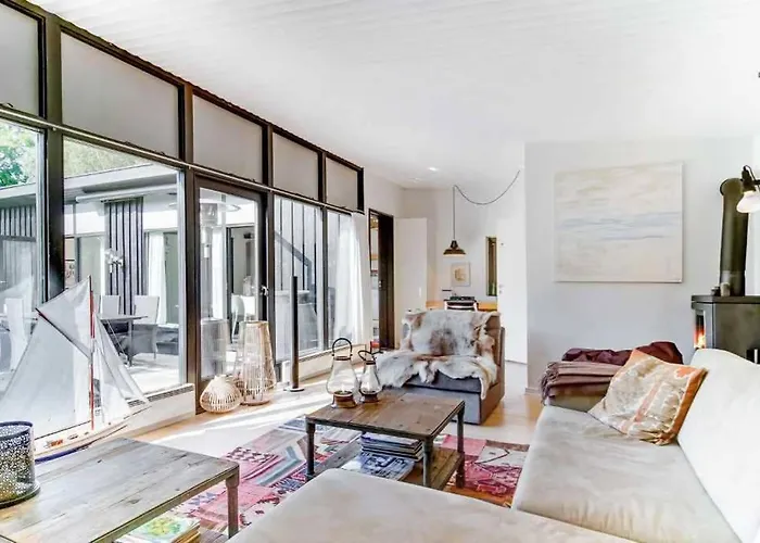 Cozy Summer House 50 Meter From The Beach, 89 M² *