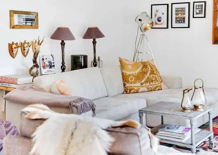 Apartamento Cozy Summer House 50 Meter From The Beach, 89 M² Dronningmølle